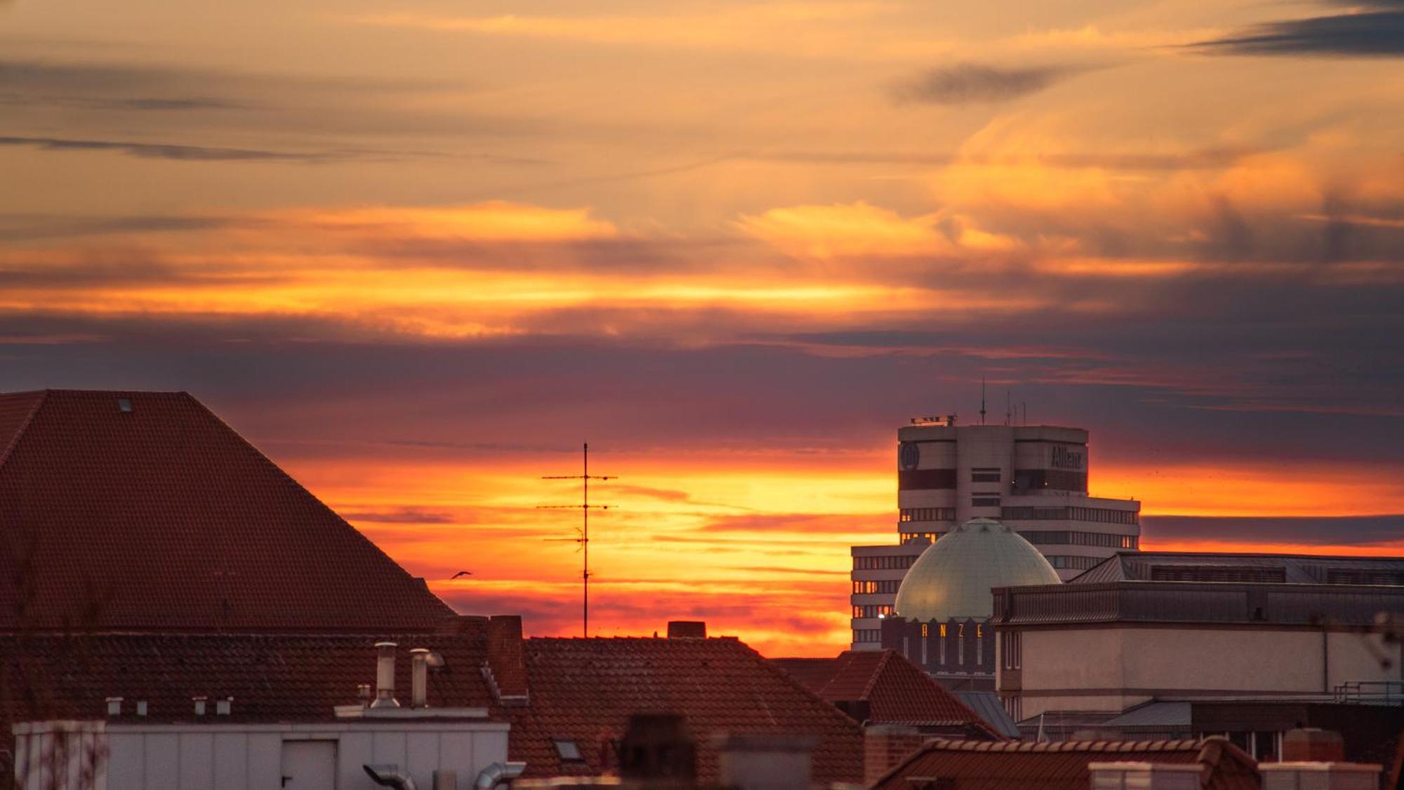 Eich-Penthouse, Zentral Am Stadtwald Mit Ausblick Ueber Die Stadt, 24H Self Check-In, Netflix, Disneyplus Hannover Dış mekan fotoğraf